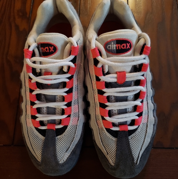 Nike Air Max - Picture 3 of 6